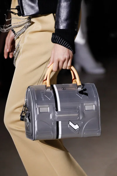 Look 29